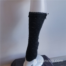 Élégantes charmantes chaussettes noires en dentelle à broderie extensible